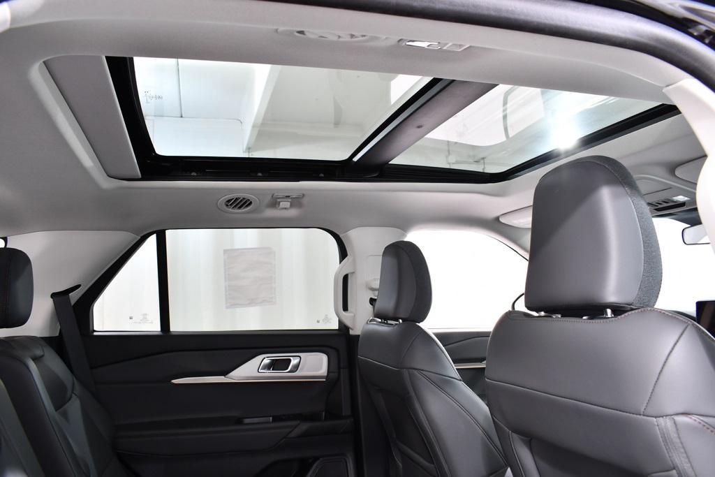new 2025 Ford Explorer car, priced at $44,577