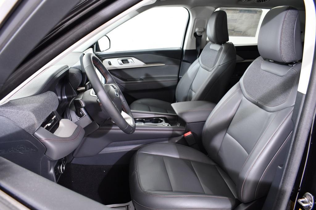 new 2025 Ford Explorer car, priced at $44,577