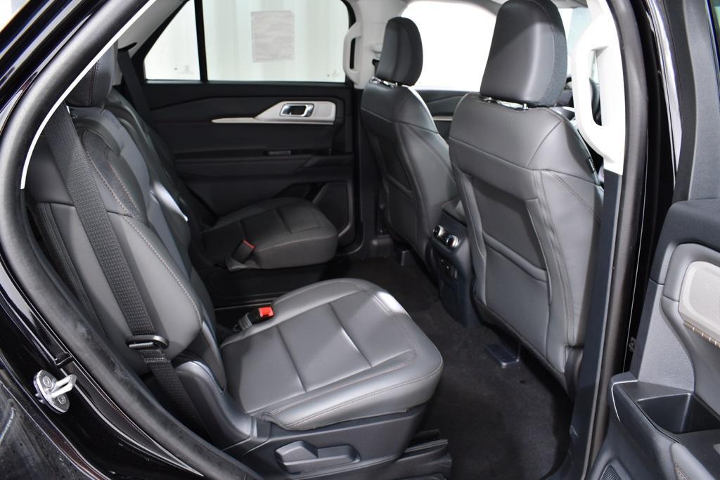 new 2025 Ford Explorer car, priced at $44,577