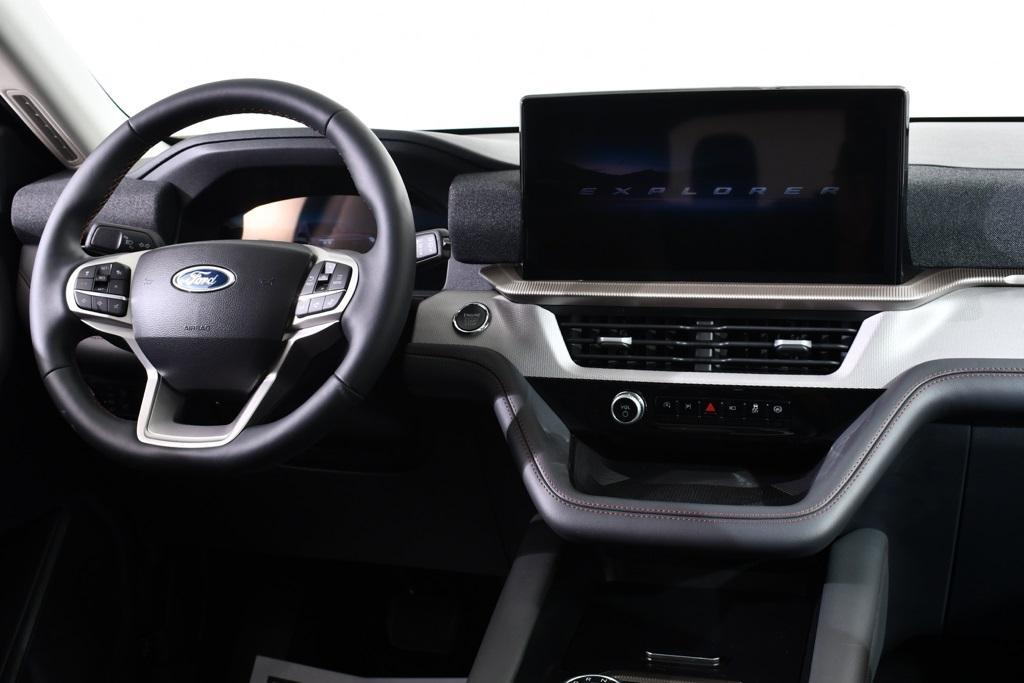 new 2025 Ford Explorer car, priced at $44,577