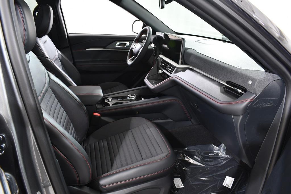 new 2025 Ford Explorer car, priced at $47,377