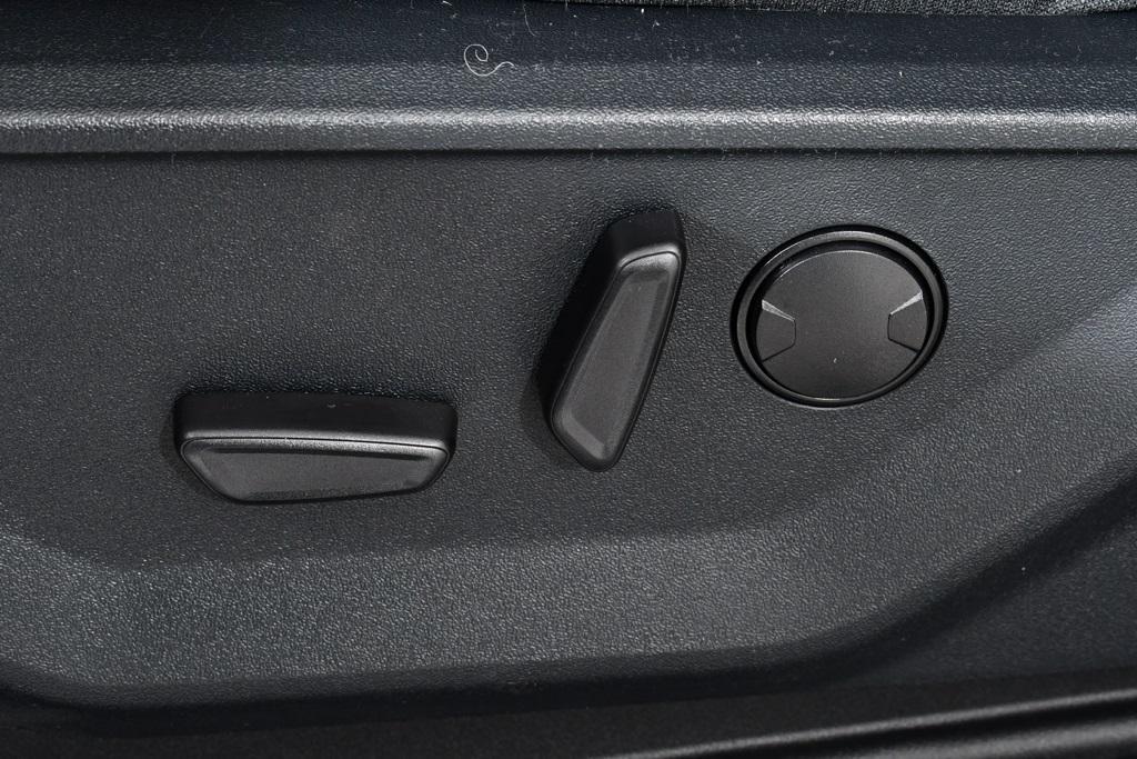 new 2025 Ford F-150 car, priced at $53,277