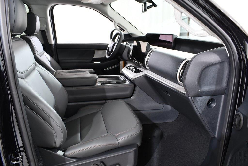 new 2025 Ford Expedition car, priced at $71,577