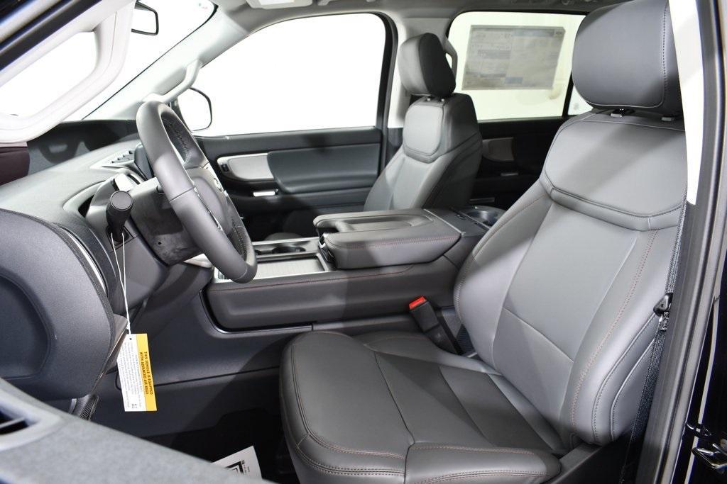 new 2025 Ford Expedition car, priced at $71,577