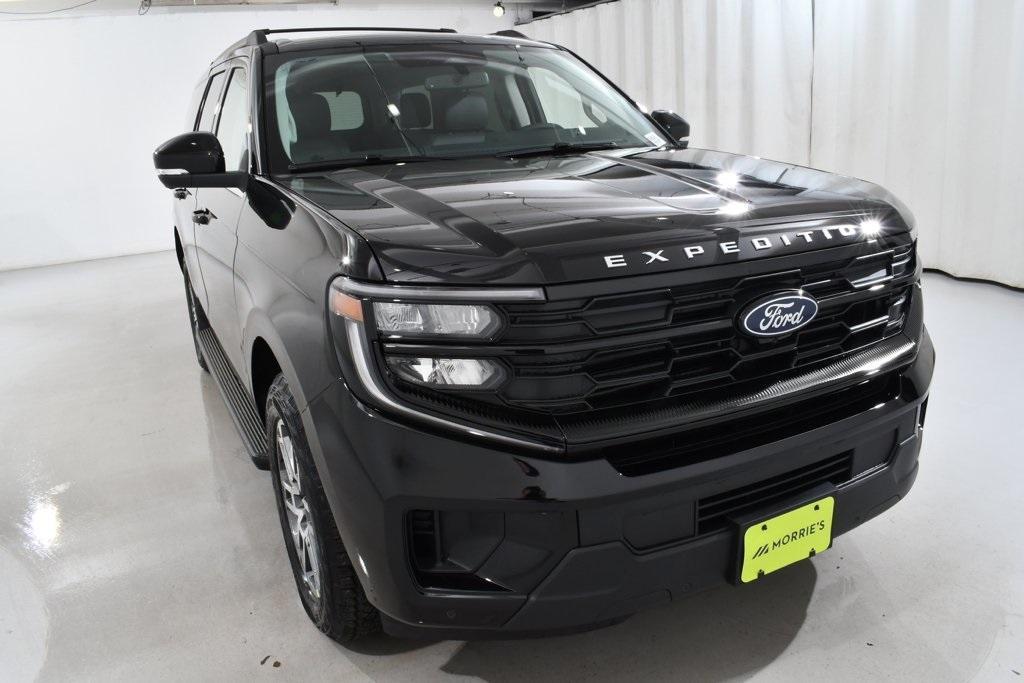 new 2025 Ford Expedition car, priced at $71,577