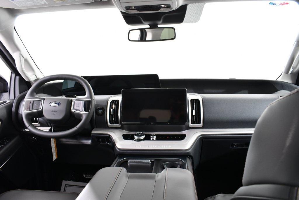 new 2025 Ford Expedition car, priced at $71,577