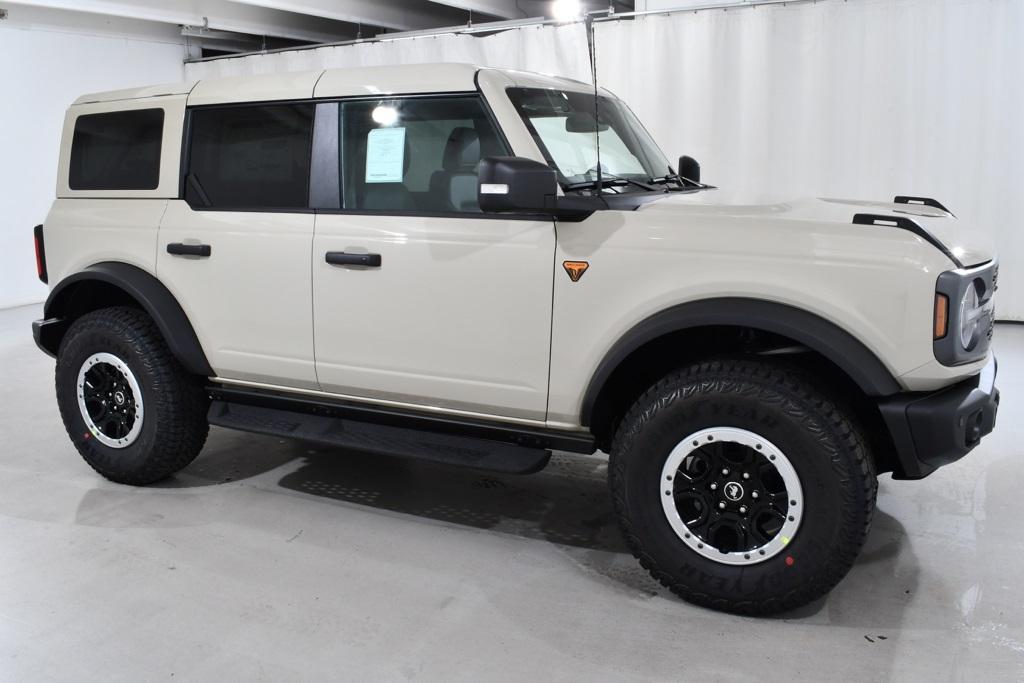 new 2025 Ford Bronco car, priced at $66,677