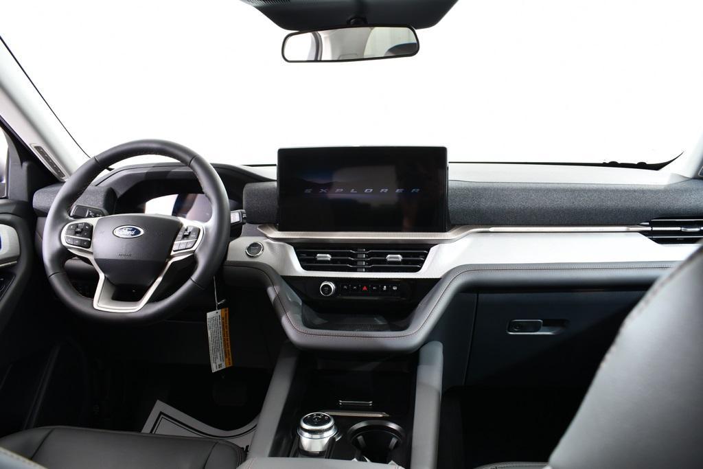 new 2025 Ford Explorer car, priced at $44,377