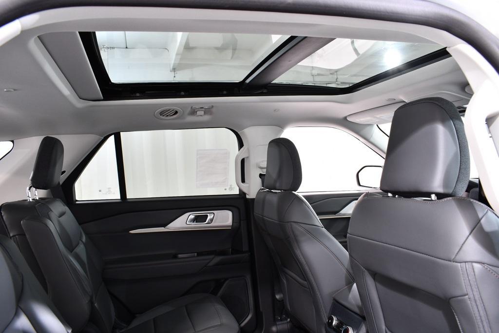 new 2025 Ford Explorer car, priced at $44,377