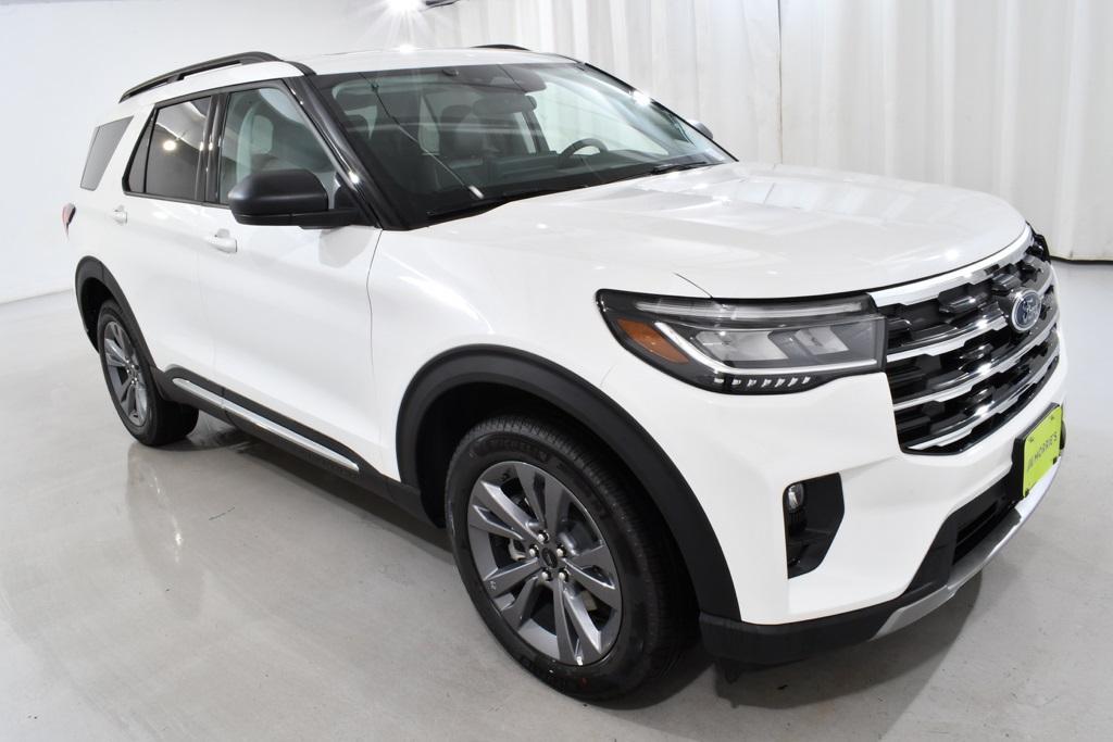 new 2025 Ford Explorer car, priced at $45,777