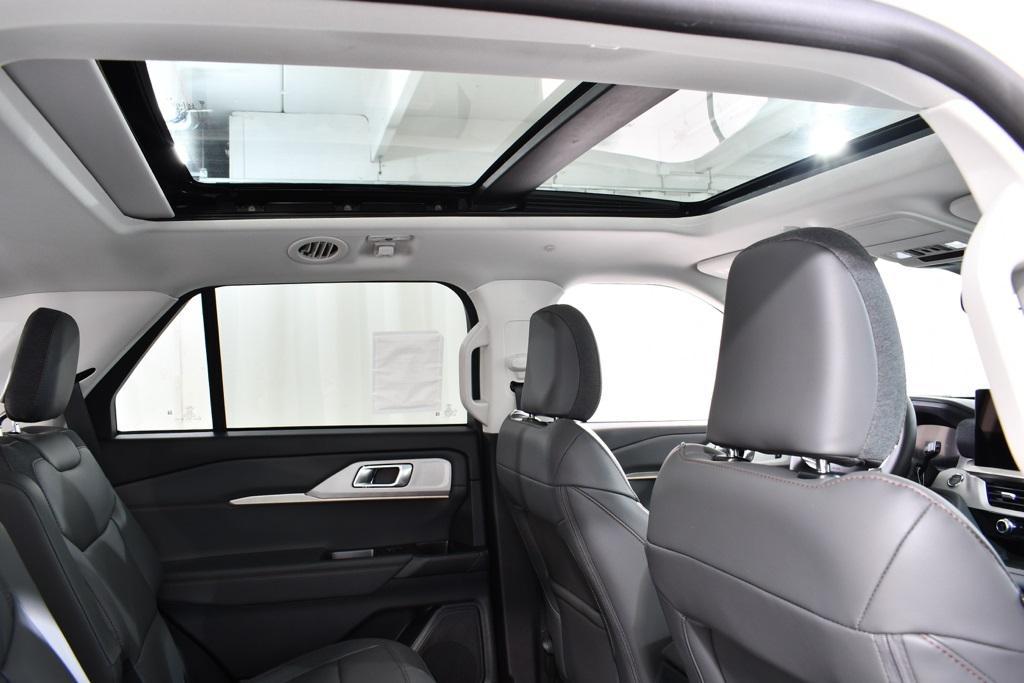 new 2025 Ford Explorer car, priced at $45,777