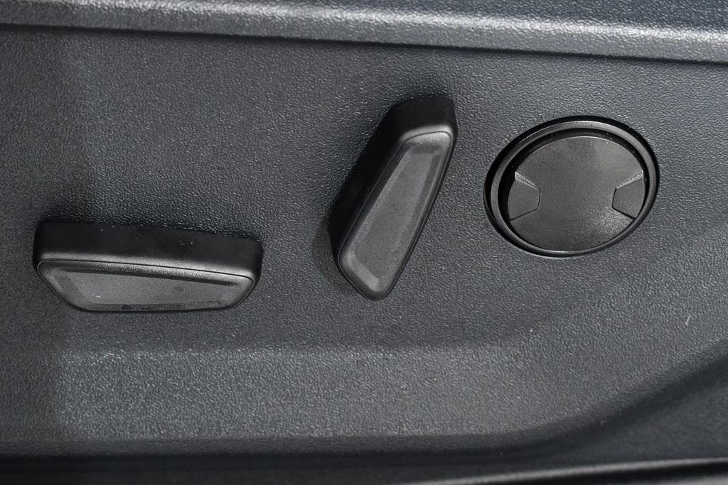 new 2025 Ford F-150 car, priced at $52,677