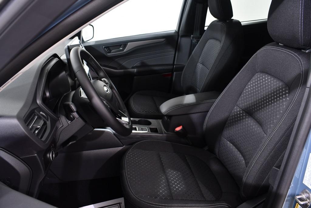 new 2025 Ford Escape car, priced at $33,577