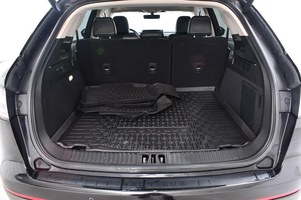 used 2022 Lincoln Nautilus car, priced at $38,355