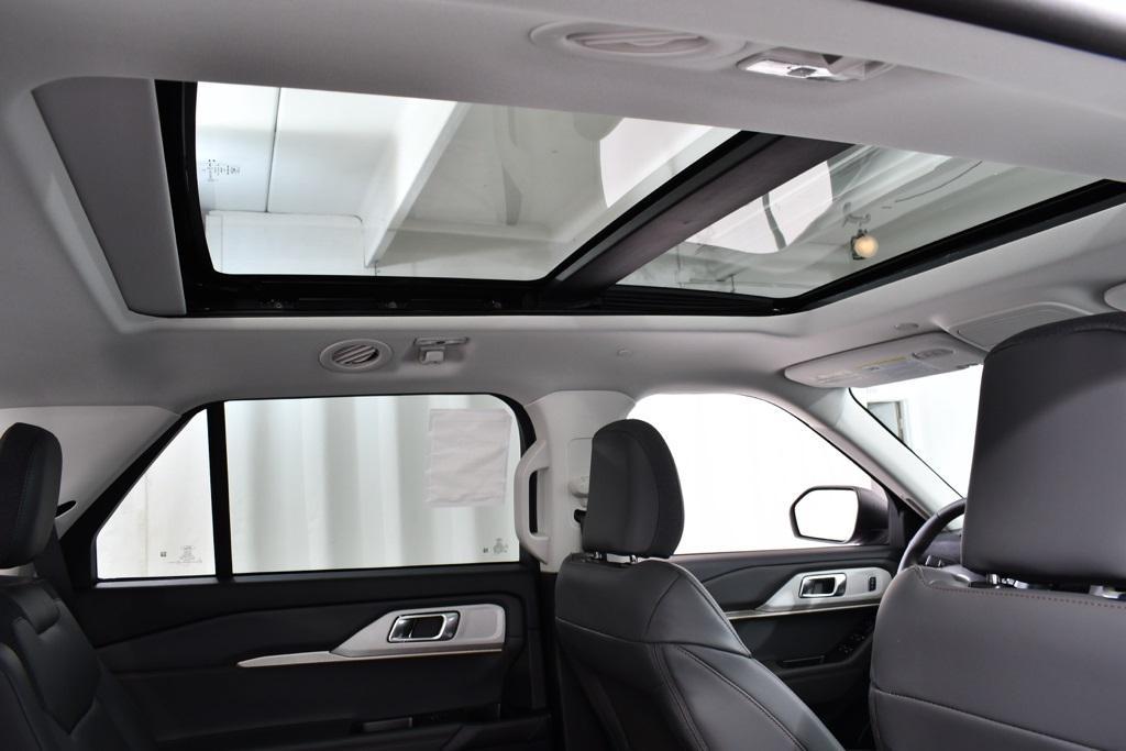 new 2025 Ford Explorer car, priced at $44,977