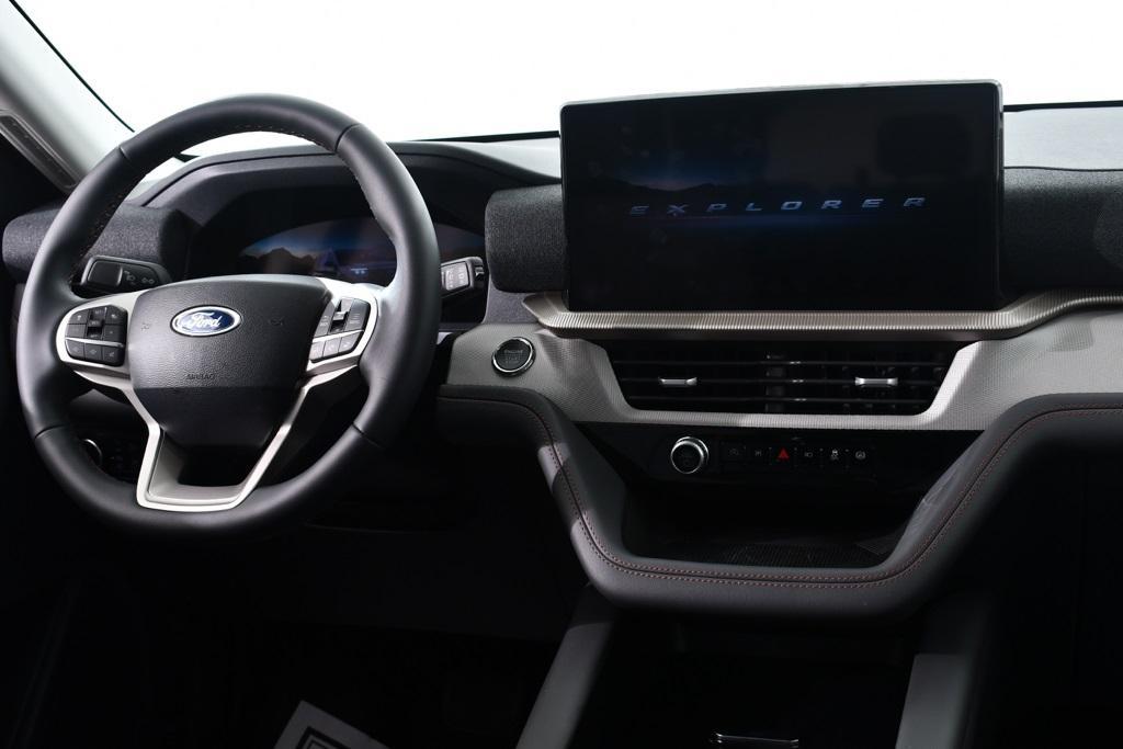 new 2025 Ford Explorer car, priced at $41,777