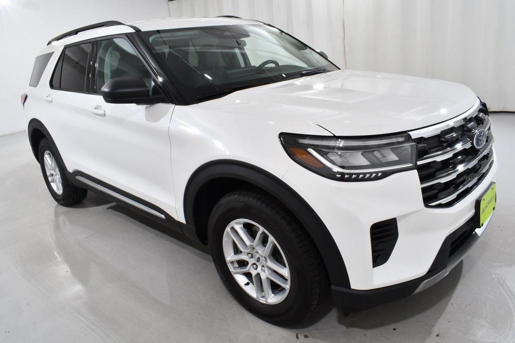 new 2025 Ford Explorer car, priced at $41,777