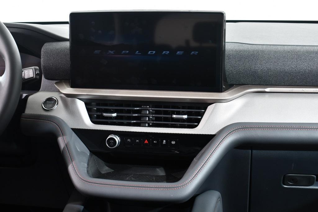 new 2025 Ford Explorer car, priced at $41,777