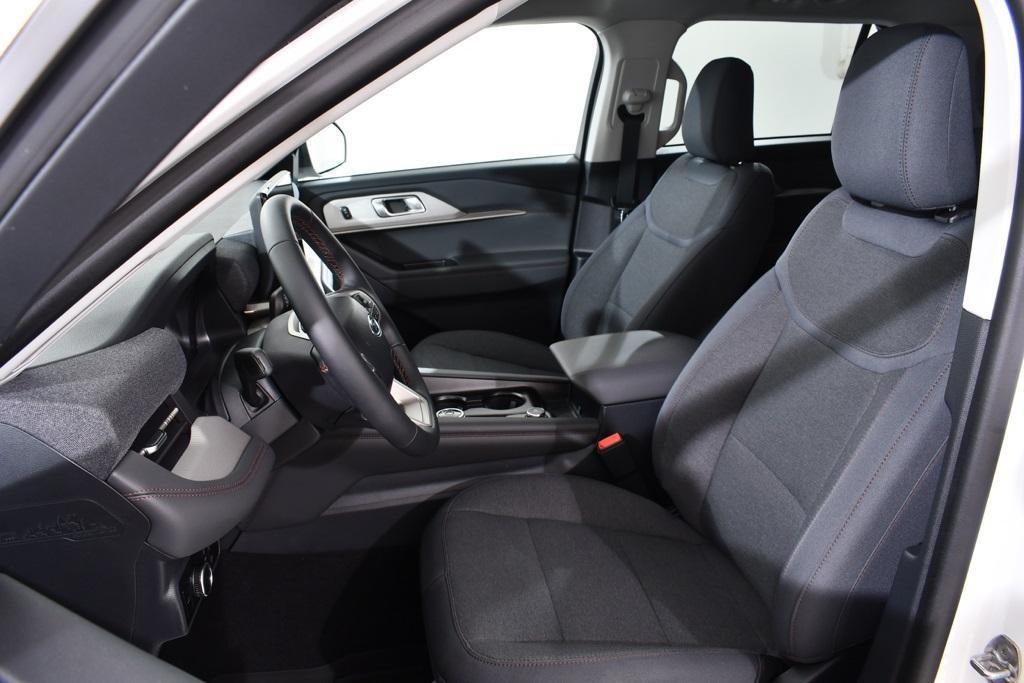 new 2025 Ford Explorer car, priced at $41,777