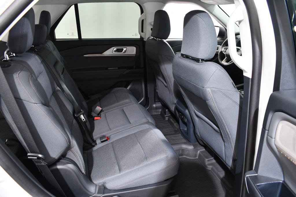 new 2025 Ford Explorer car, priced at $41,777