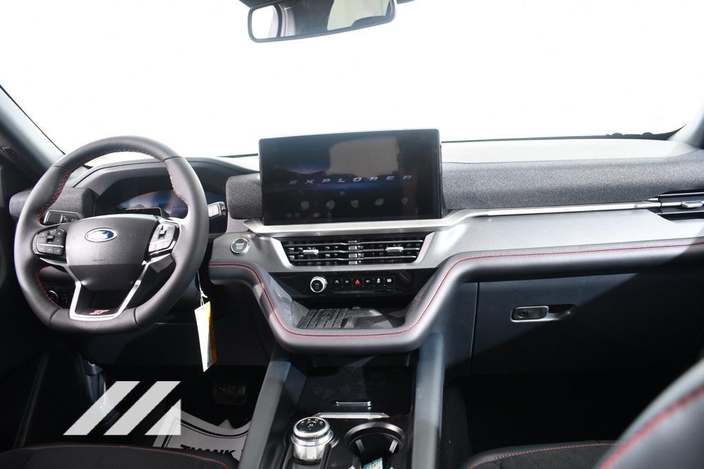 new 2025 Ford Explorer car, priced at $59,277