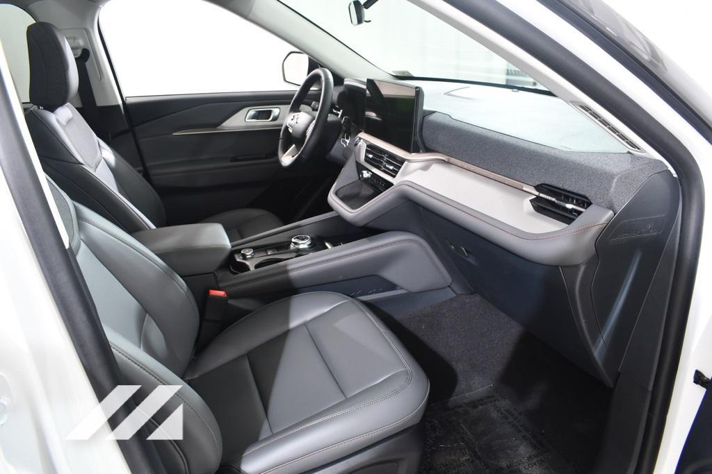 new 2025 Ford Explorer car, priced at $43,077