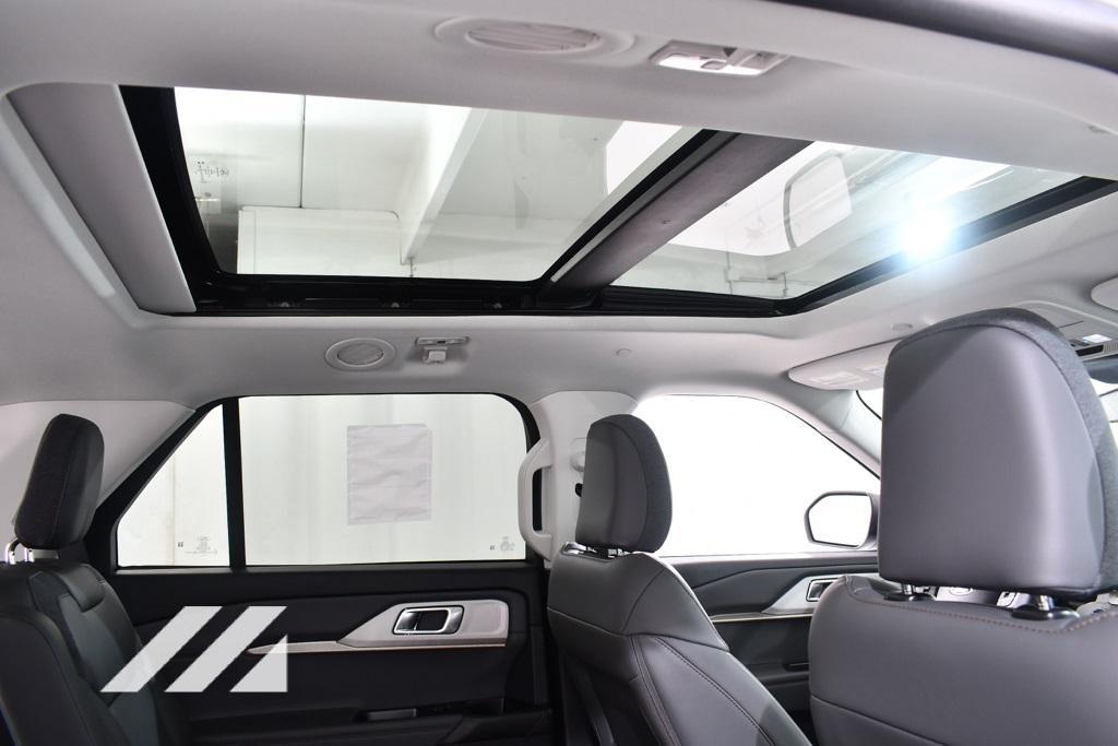 new 2025 Ford Explorer car, priced at $43,077