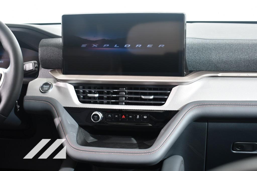 new 2025 Ford Explorer car, priced at $43,077