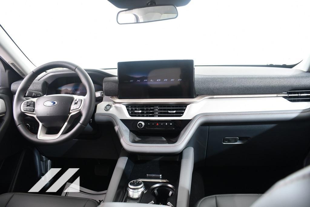new 2025 Ford Explorer car, priced at $43,077