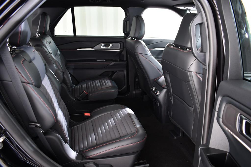 new 2025 Ford Explorer car, priced at $50,077
