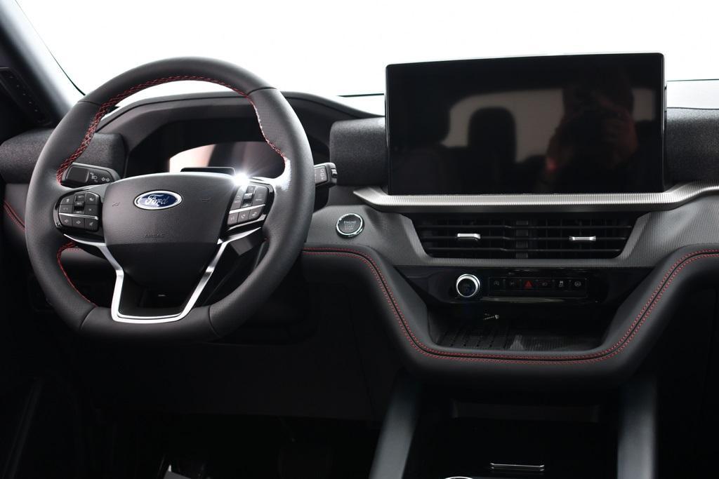 new 2025 Ford Explorer car, priced at $50,077