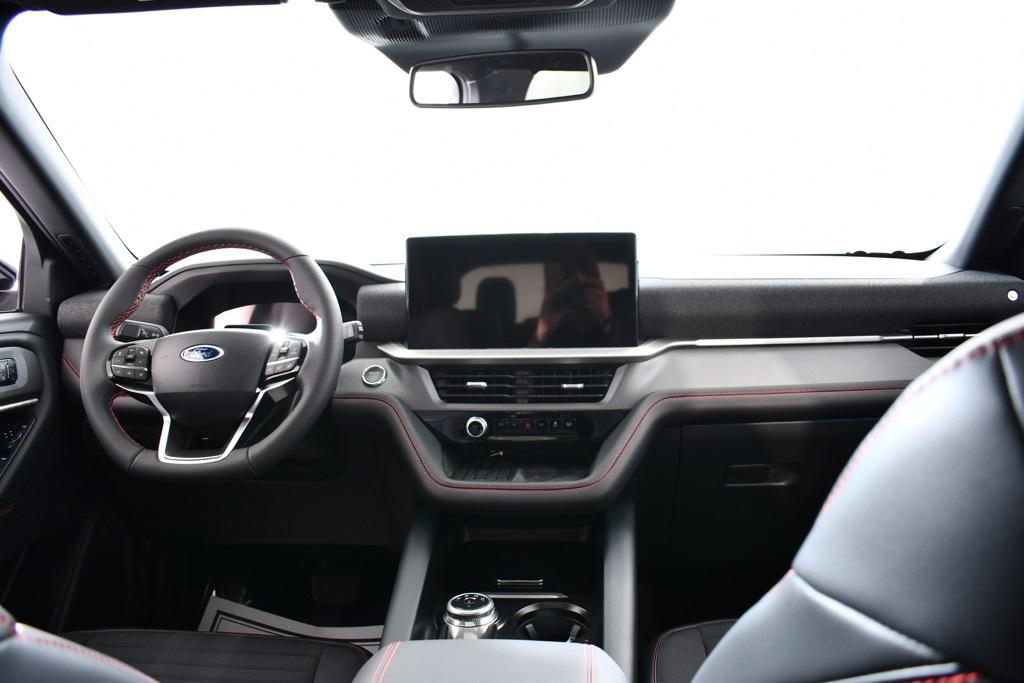 new 2025 Ford Explorer car, priced at $50,077