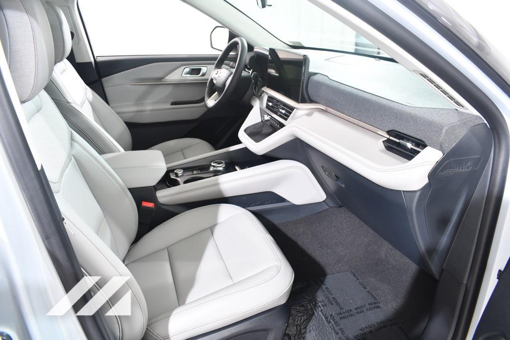 new 2025 Ford Explorer car, priced at $47,777