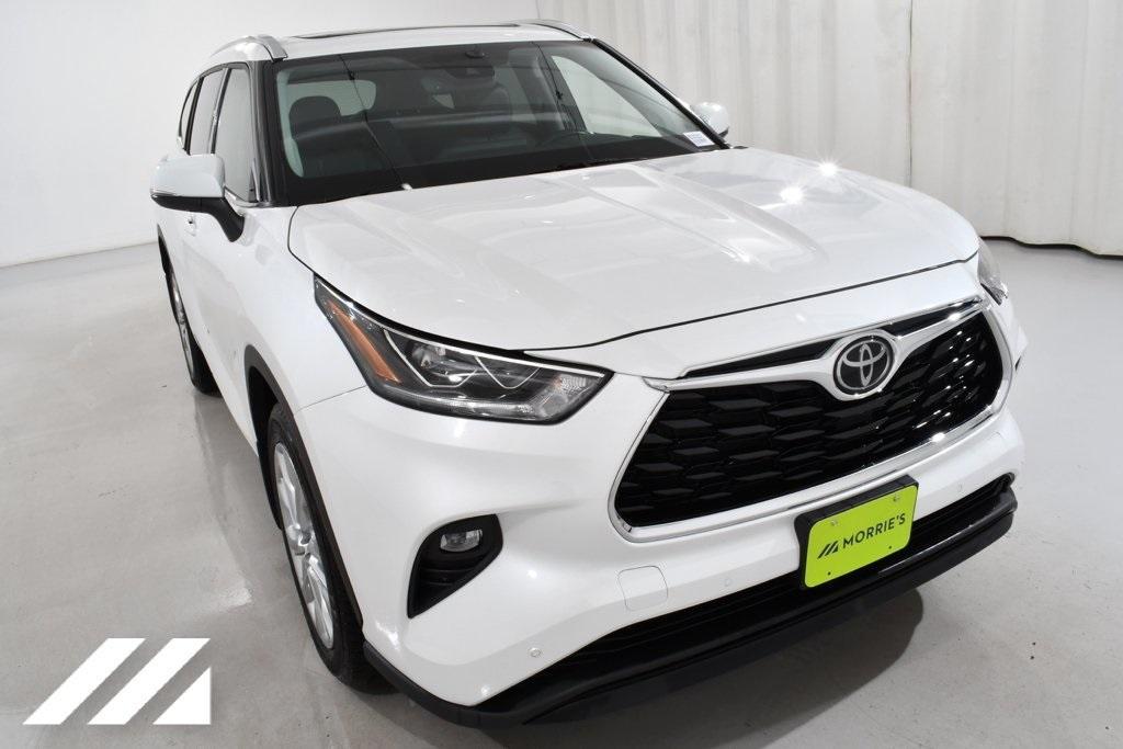 used 2022 Toyota Highlander car, priced at $38,255