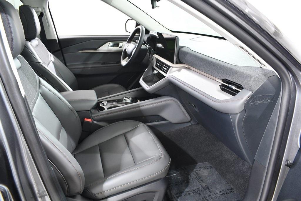 new 2025 Ford Explorer car, priced at $44,577