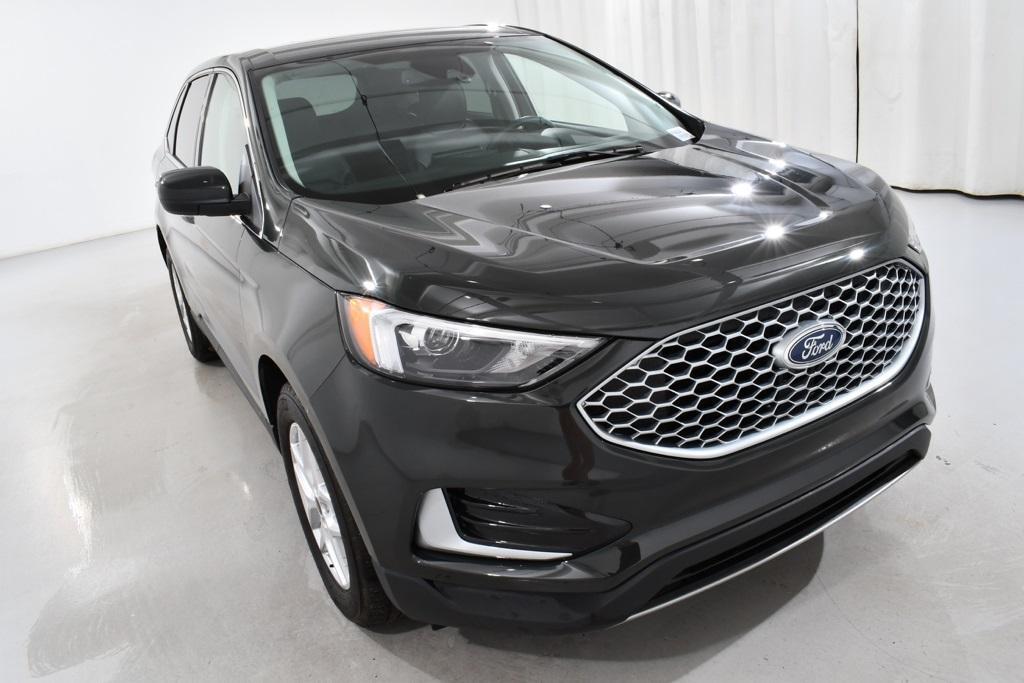 used 2023 Ford Edge car, priced at $27,155