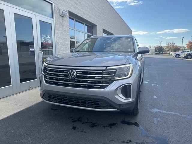 used 2024 Volkswagen Atlas car, priced at $34,999
