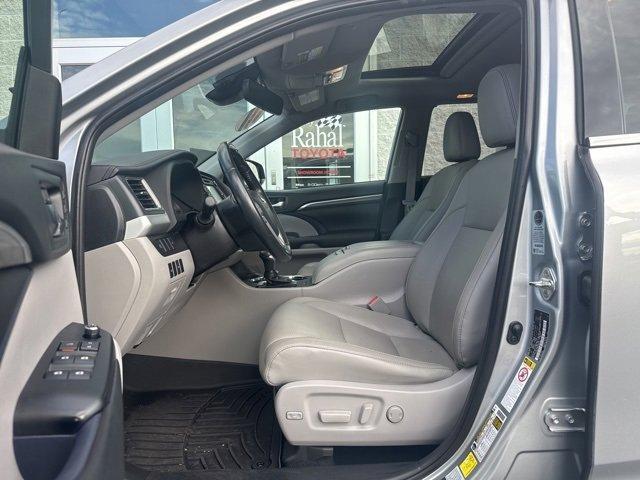 used 2019 Toyota Highlander Hybrid car, priced at $29,299