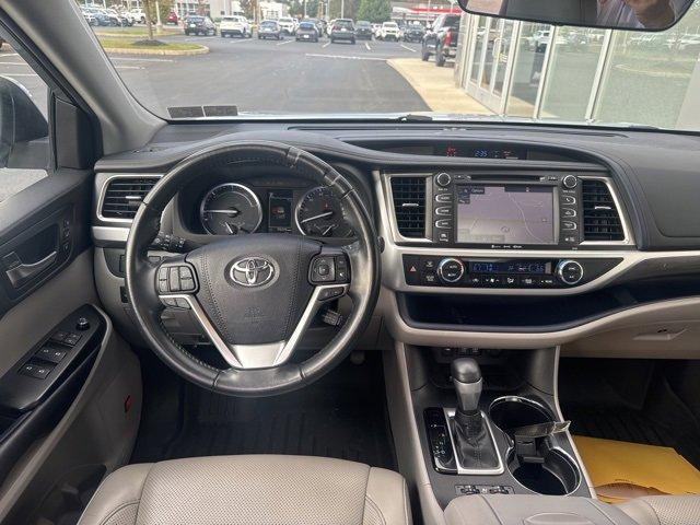 used 2019 Toyota Highlander Hybrid car, priced at $29,299