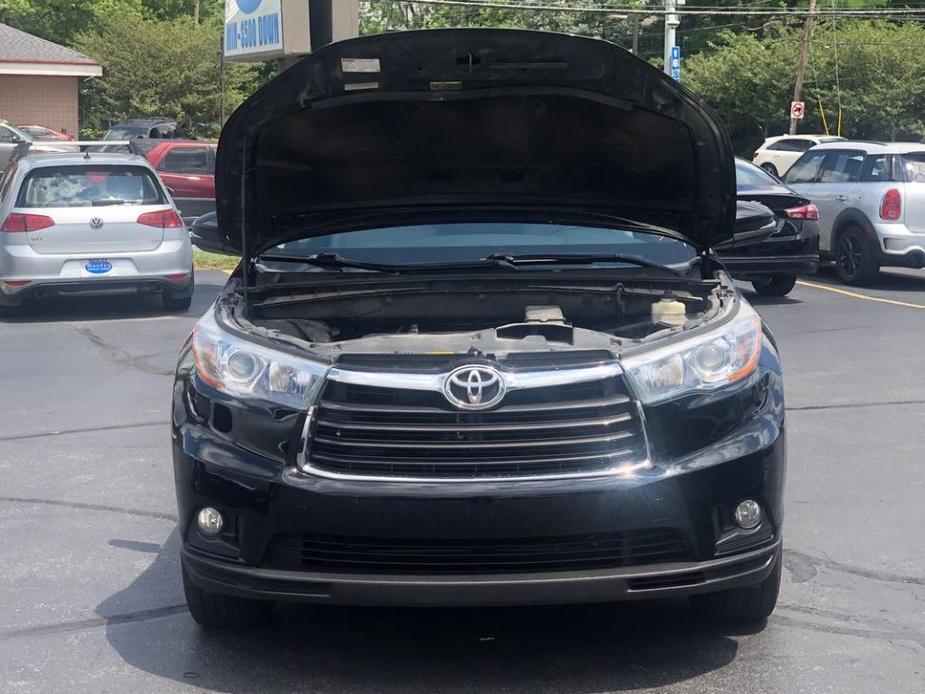 used 2015 Toyota Highlander car, priced at $17,950