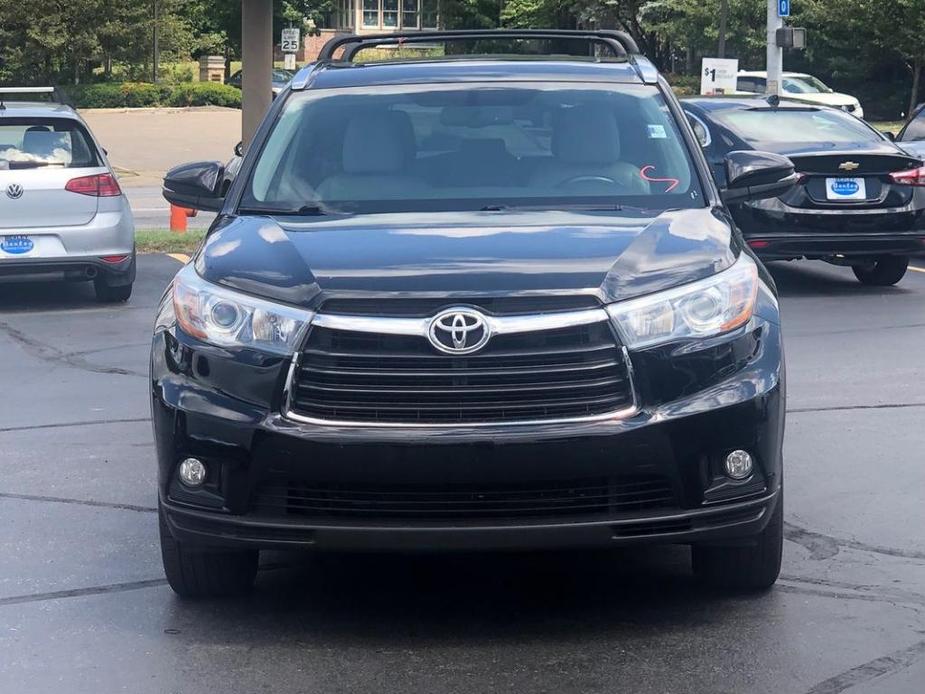 used 2015 Toyota Highlander car, priced at $17,950