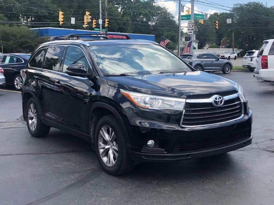 used 2015 Toyota Highlander car, priced at $17,950