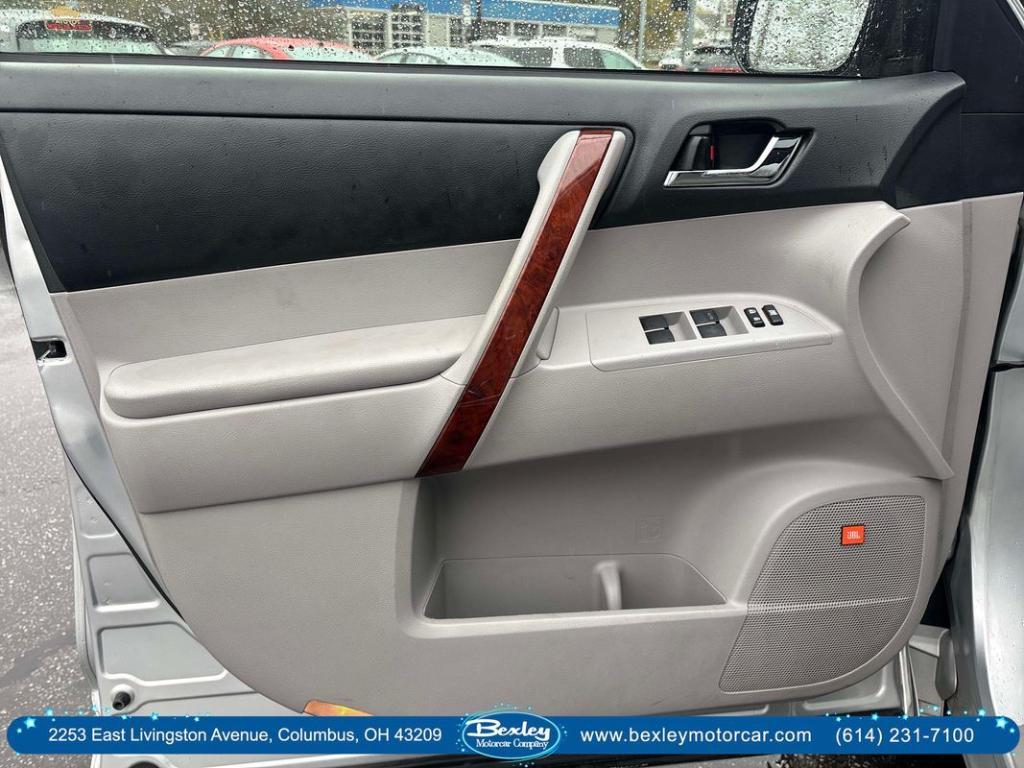 used 2012 Toyota Highlander Hybrid car, priced at $13,450