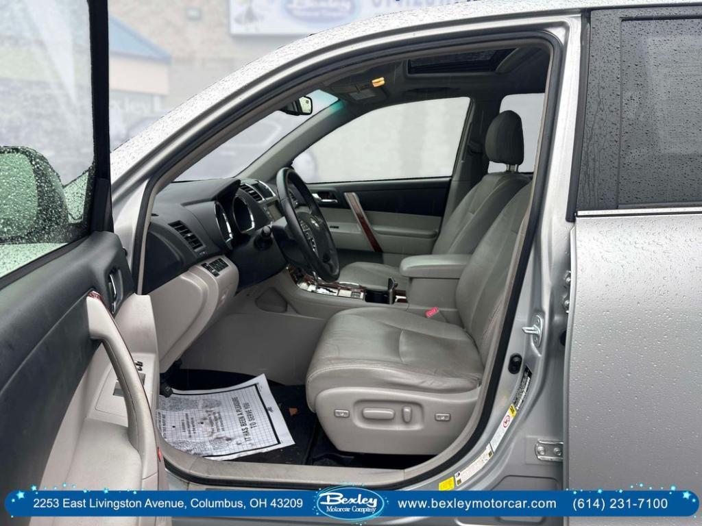 used 2012 Toyota Highlander Hybrid car, priced at $13,450