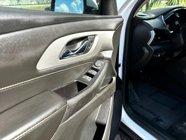 used 2020 Chevrolet Traverse car, priced at $18,800