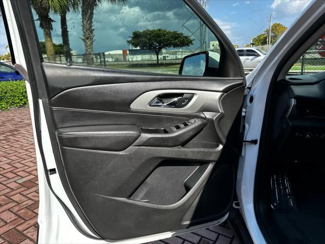 used 2020 Chevrolet Traverse car, priced at $18,800