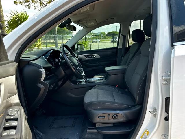 used 2020 Chevrolet Traverse car, priced at $18,800