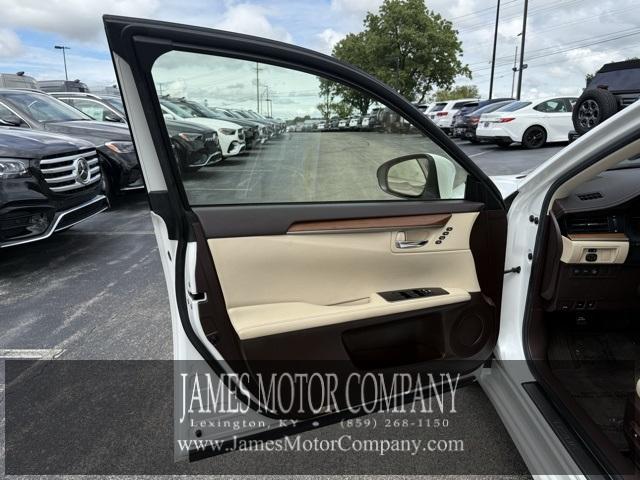 used 2018 Lexus ES 300h car, priced at $25,582