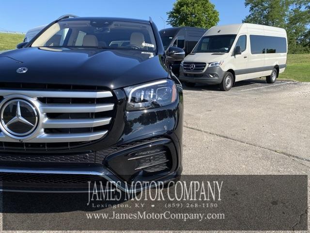 new 2025 Mercedes-Benz GLS 450 car, priced at $101,815