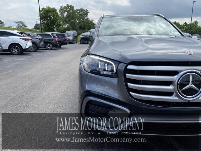 new 2025 Mercedes-Benz GLS 450 car, priced at $95,685